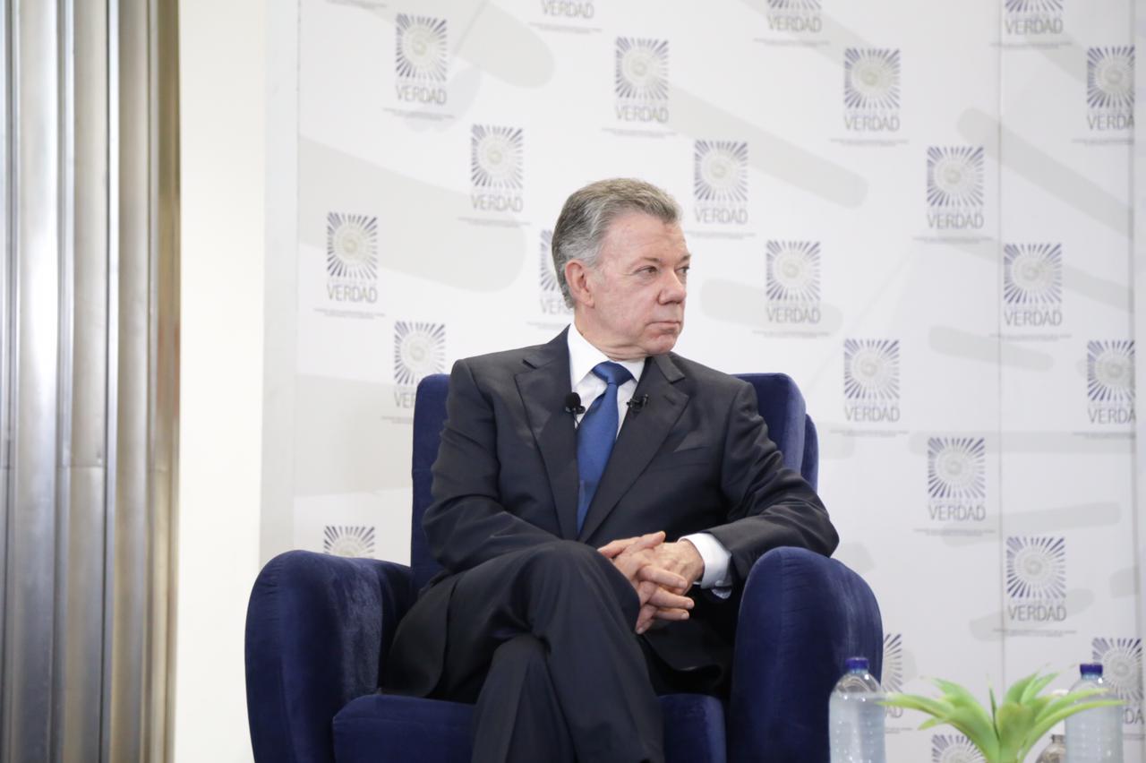 “Hoy deberían estar vivos”: Santos pidió perdón por los falsos positivos