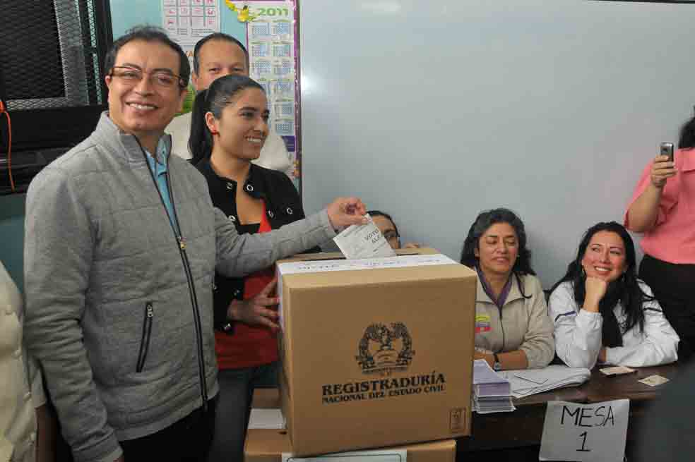 El dominó electoral en el caso Petro