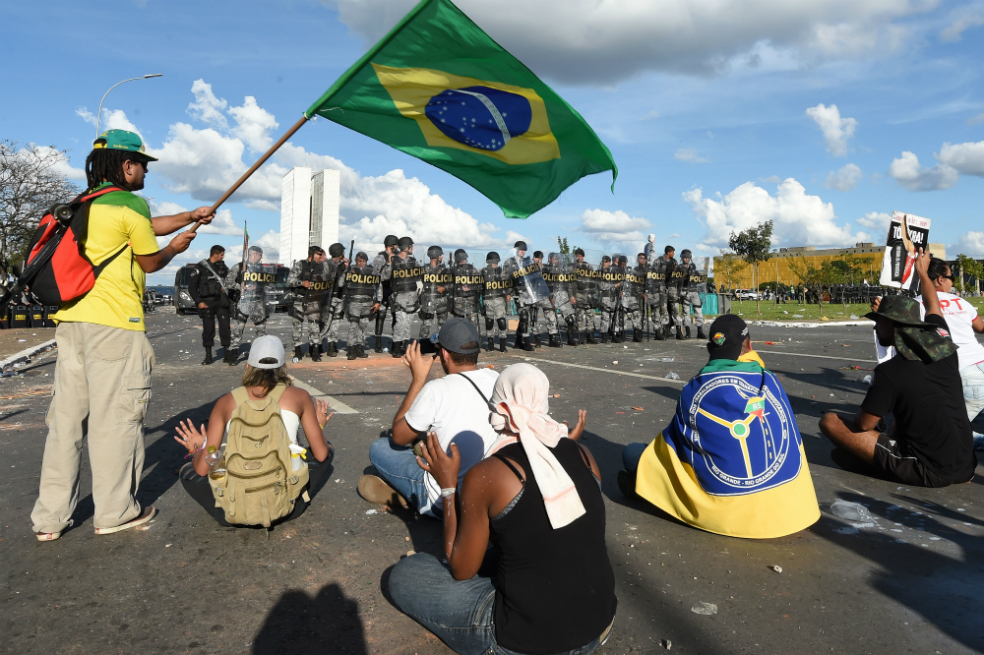 OEA centra su atención en Venezuela y evita discutir crisis en Brasil