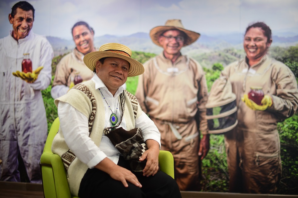 Restitución de tierras estaba condicionada a proyectos mineros: Giovani Yule