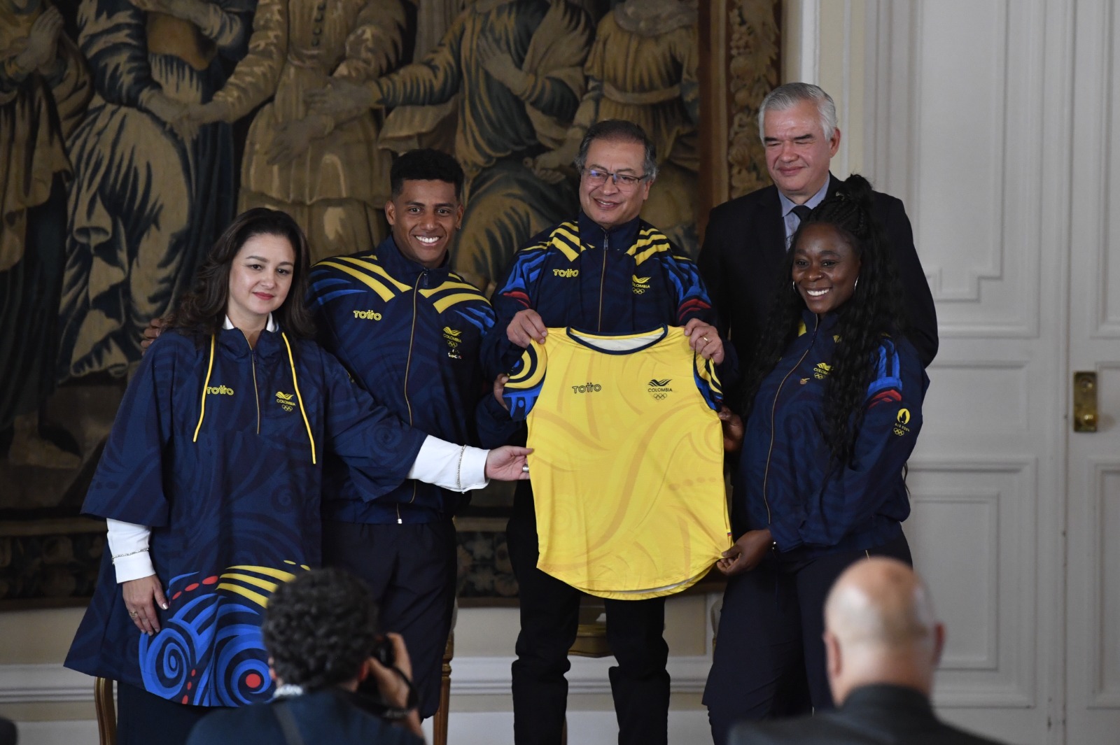 Así fue la ceremonia de entrega de la bandera del presidente Gustavo Petro a los deportistas que irán a los Juegos Olímpicos.
