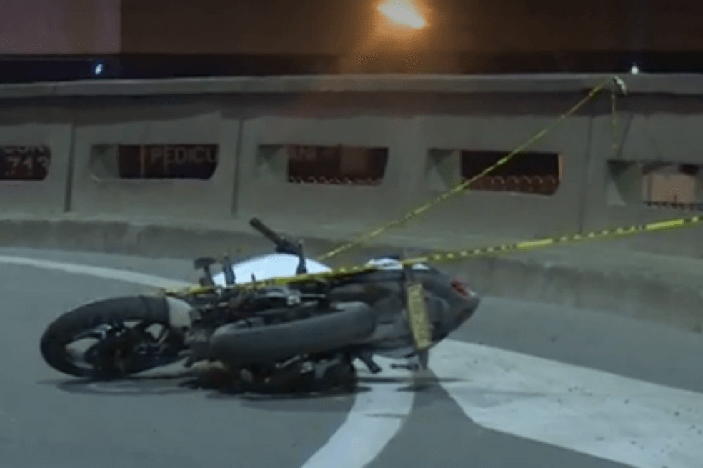 Muere motociclista tras caer de un puente vehicular en el sur de Bogotá