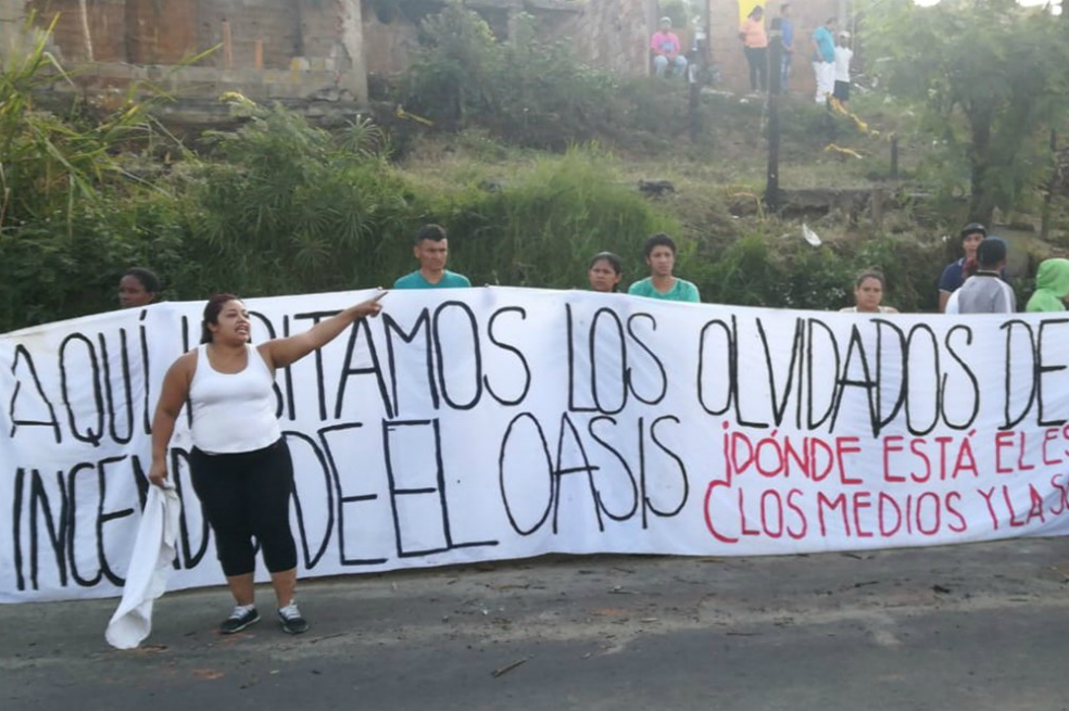 Continúan disturbios en barrio Moravia de Medellín por desalojo de comunidades
