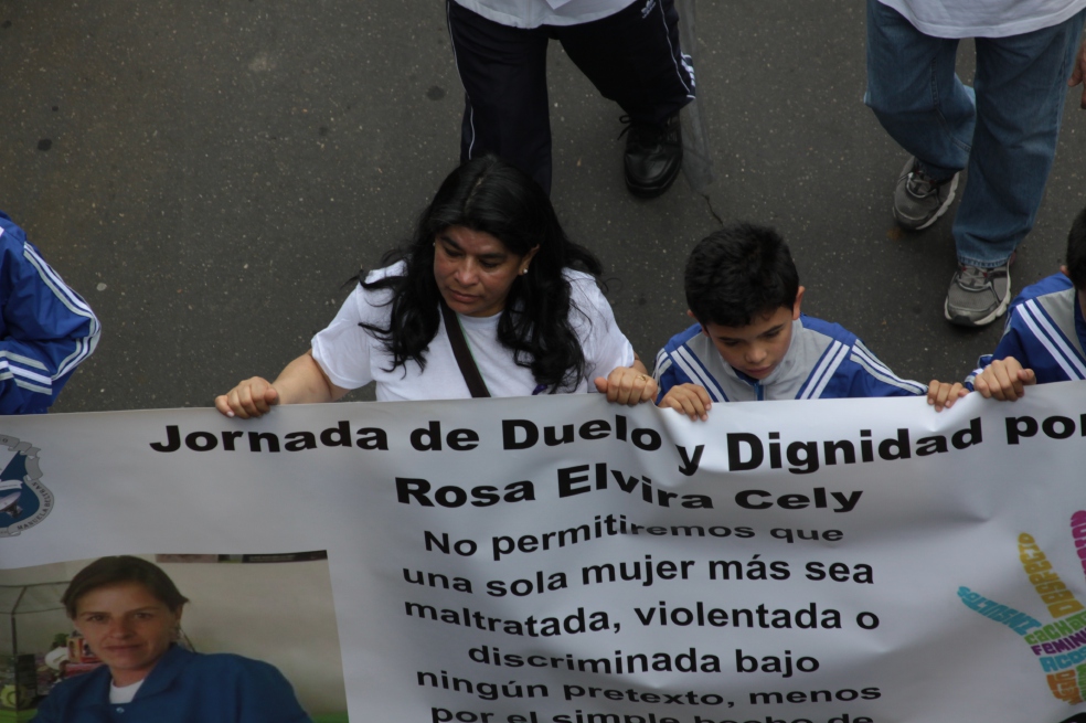 Imagen de la marcha que se hizo en Bogotá casi una semana después de la muerte de Rosa Elvira Cely. /Gustavo Torrijos.   