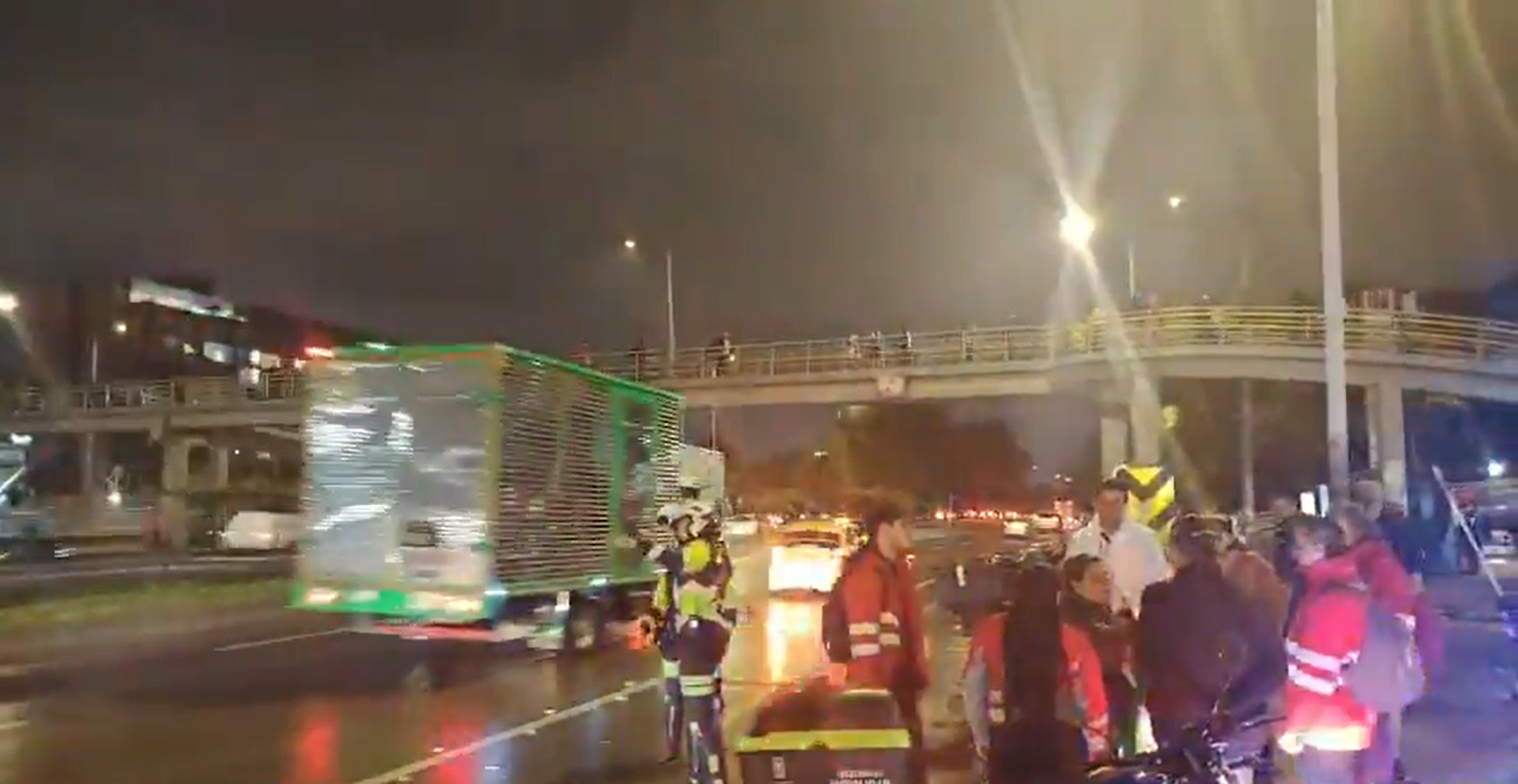 Movilidad hoy: manifestantes se retiran y retorna tránsito normal en la calle 26 con Boyacá