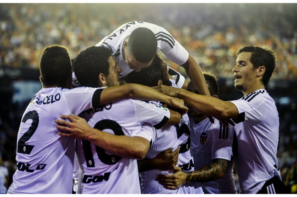 Valencia se toma un respiro con victoria ante Granada
