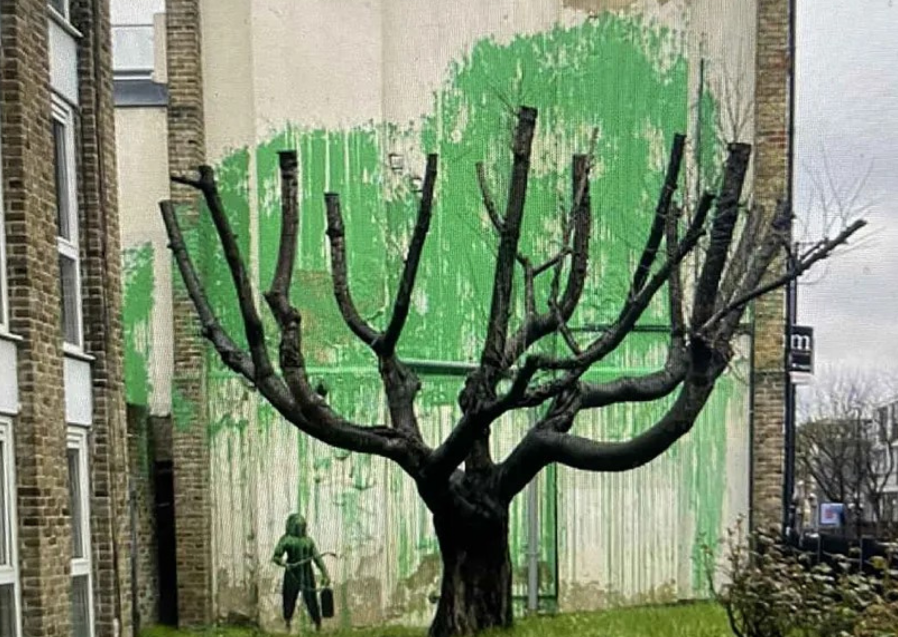 Banksy confirma la autoría en un nuevo mural de un árbol aparecido en Londres