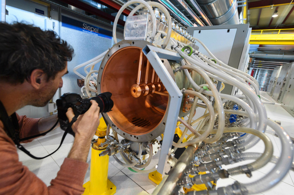 El CERN inaugura un nuevo acelerador de partículas