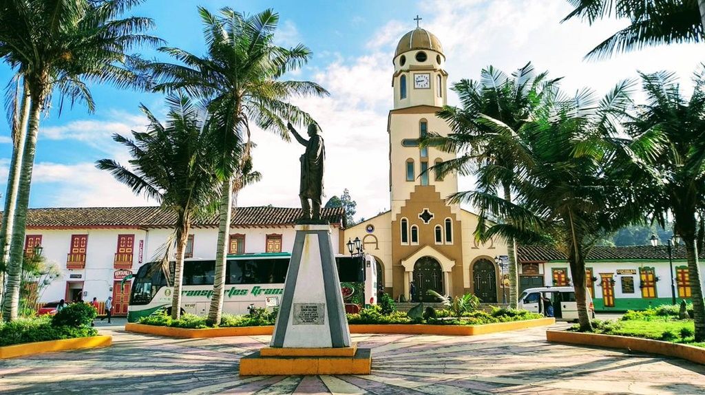En el corazón de Salento se encuentra la Plaza de Bolívar.