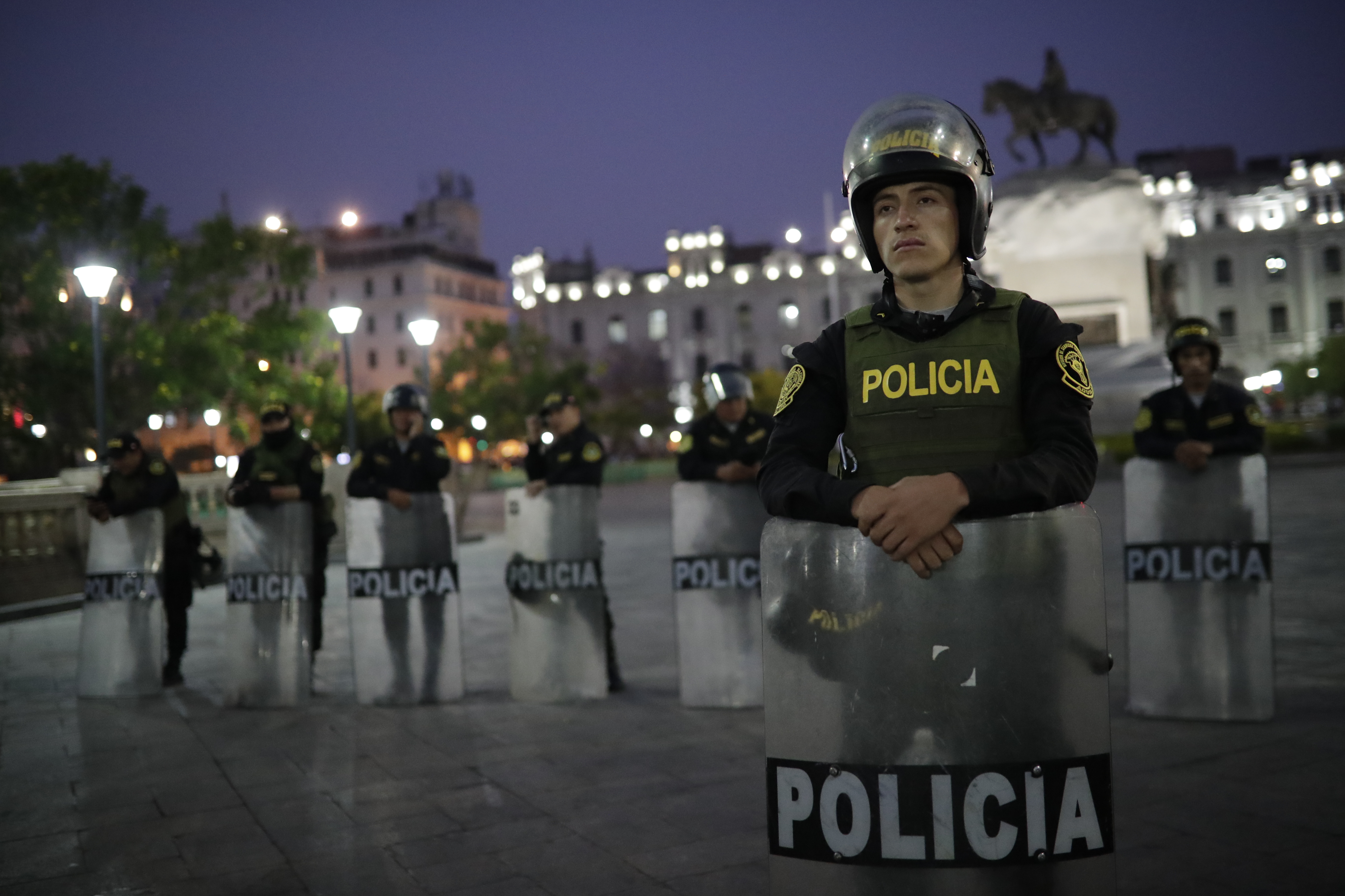 Perú anunció estado de emergencia y despliegue de Fuerzas Armadas en Lima