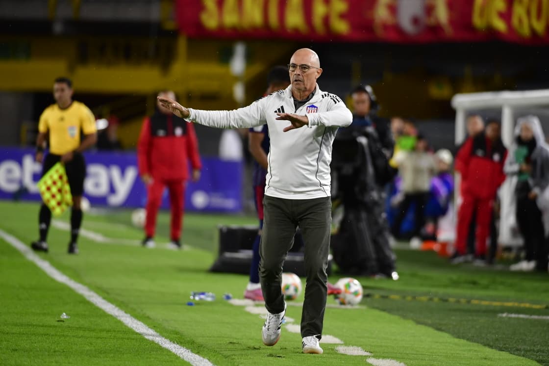 Santa Fe rescató un empate en El Campín, cuando parecía que Junior daba el golpe en la ida de la semifinal. Todo se definirá la próxima semana en la vuelta que se jugará en Barranquilla. Estas fueron las mejores imágenes.