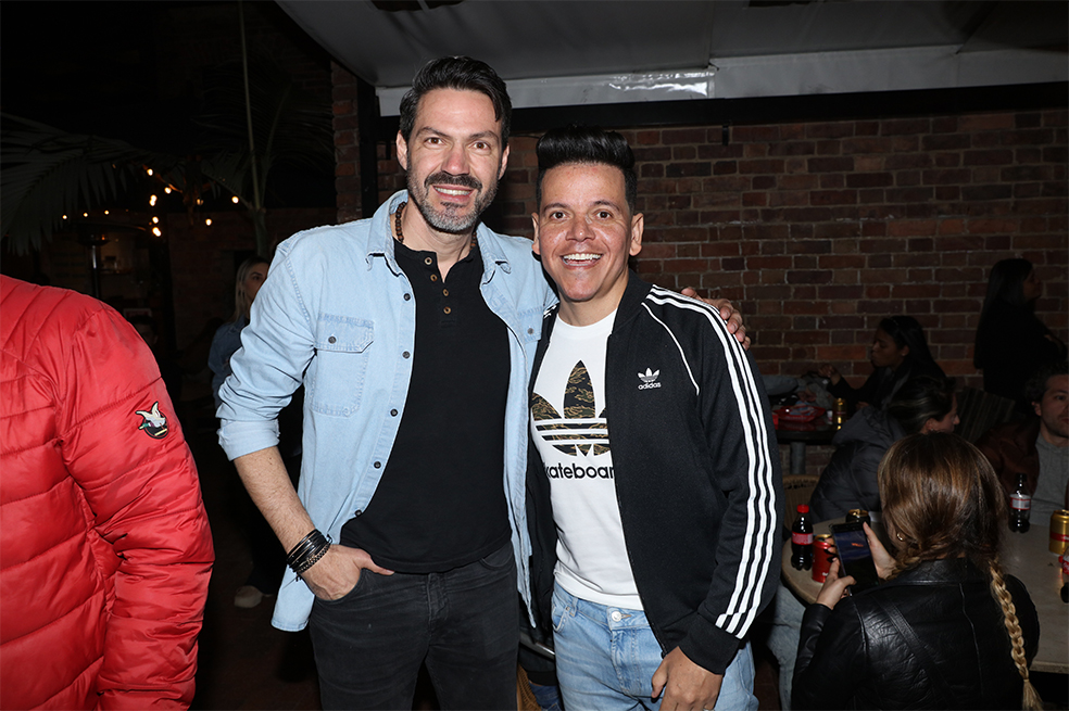 La gran apertura de @perrohachepe se vio llena de buena onda, música, amigos, familia y buena comida, @ramiromenesesc y @chefcantor inauguran un sitio de perros calientes de carne de langosta, en la calle 67 con carrera 6, ayer fue una noche inolvidable para Ramiro Meneses ganador de @masterchefcelebrityco en la inauguración de su negocio de comidas rápidas, estuvo rodeado de sus seguidores y un shows del Parche de Harley Davidson donde demostraron lo imponente e increíbles que son éstas máquinas.