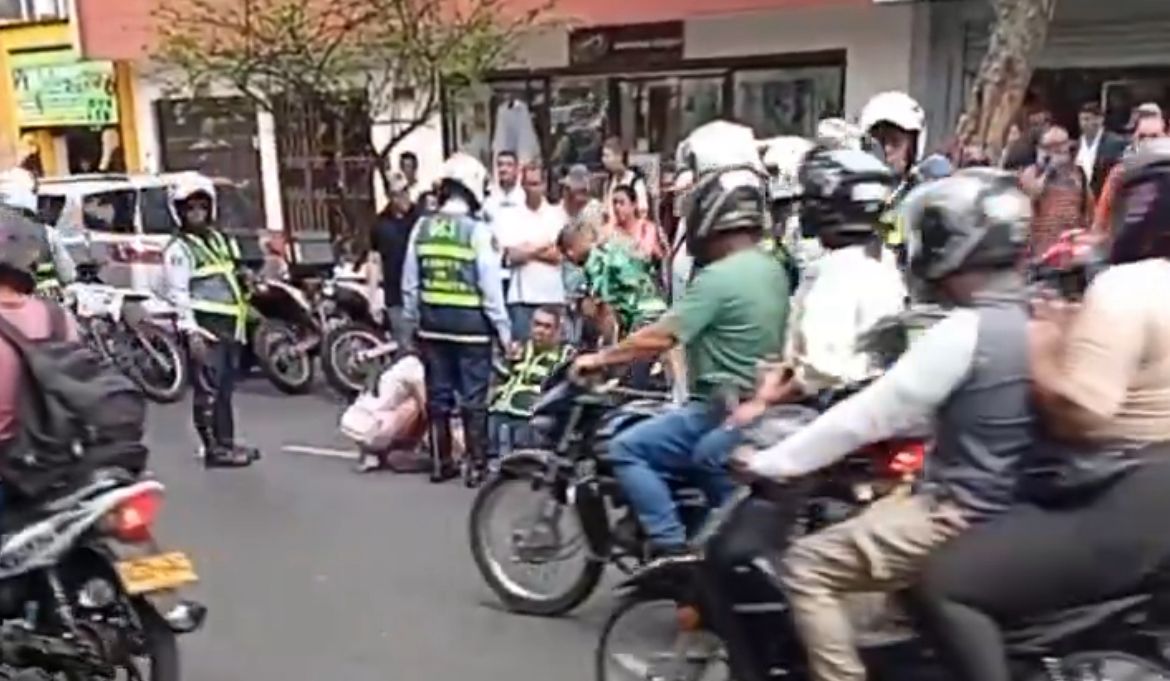 Agente de tránsito resultó herido por presuntos fleteros en Cali
