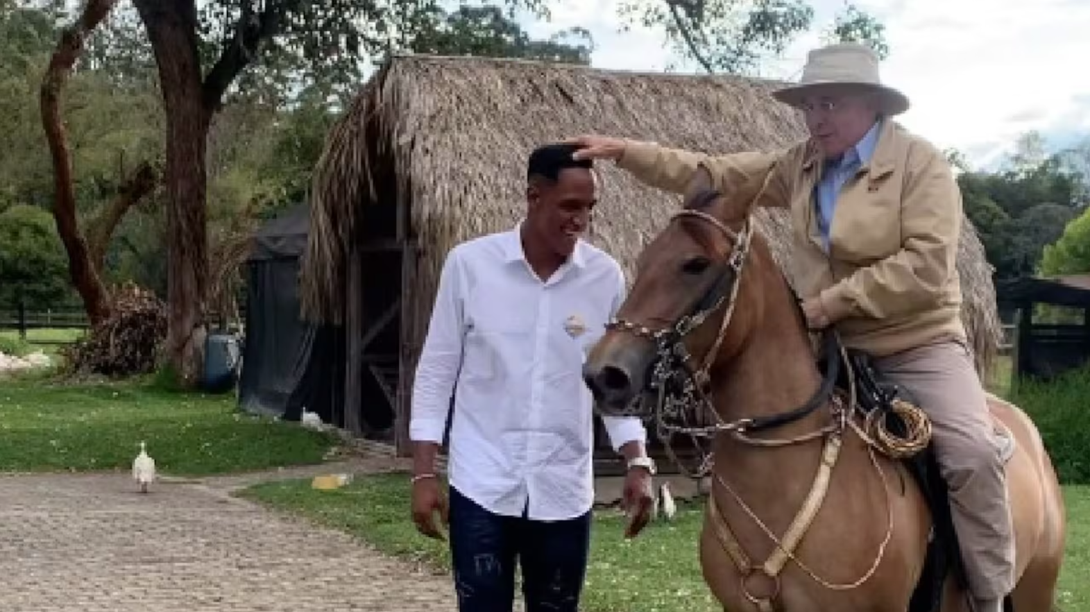 Yerry Mina: por esto nos dolió lo que te hizo Álvaro Uribe