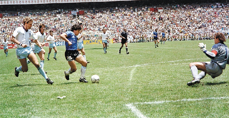Diego Armando Maradona (Verso a verso)