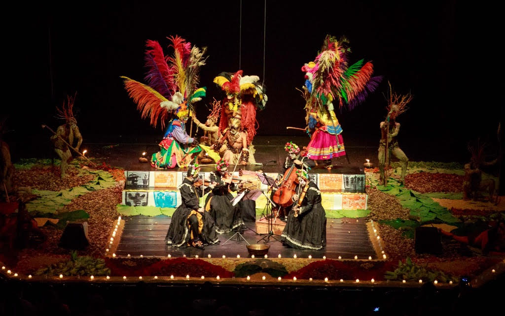 Altar de Muertos, Cuarteto Q-Arte y bailarines del Teatro Danza Pies del Sol.