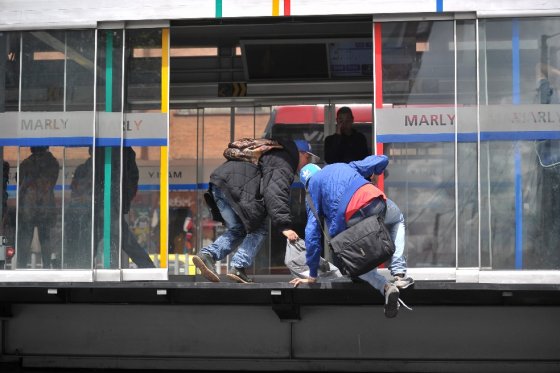 Transmilenio instaló seis nuevas barreras anticolados