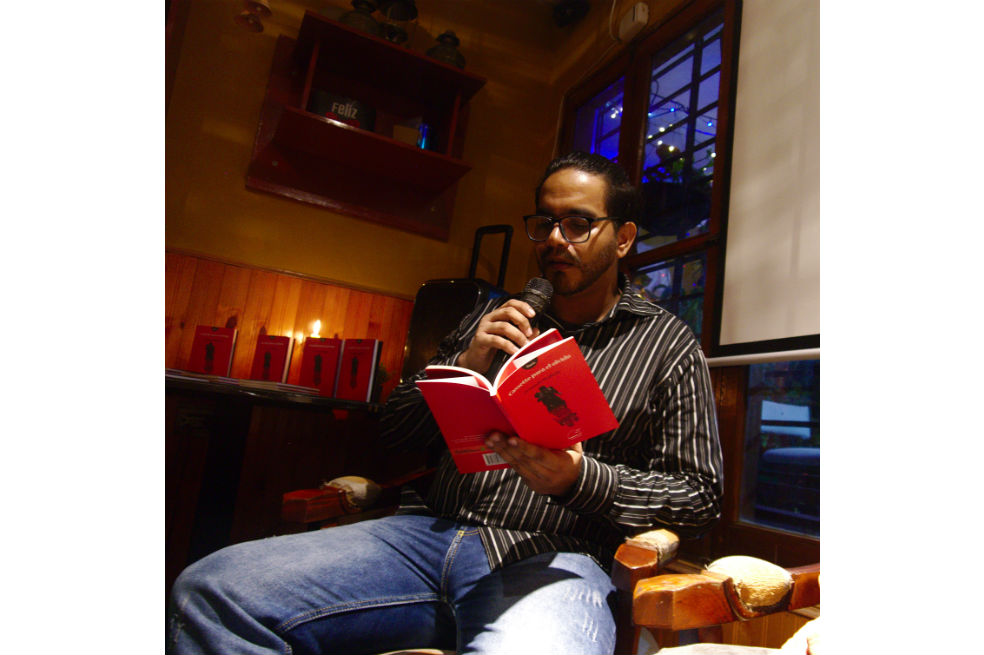 “La poesía clásica ha muerto”: Armando Madiedo