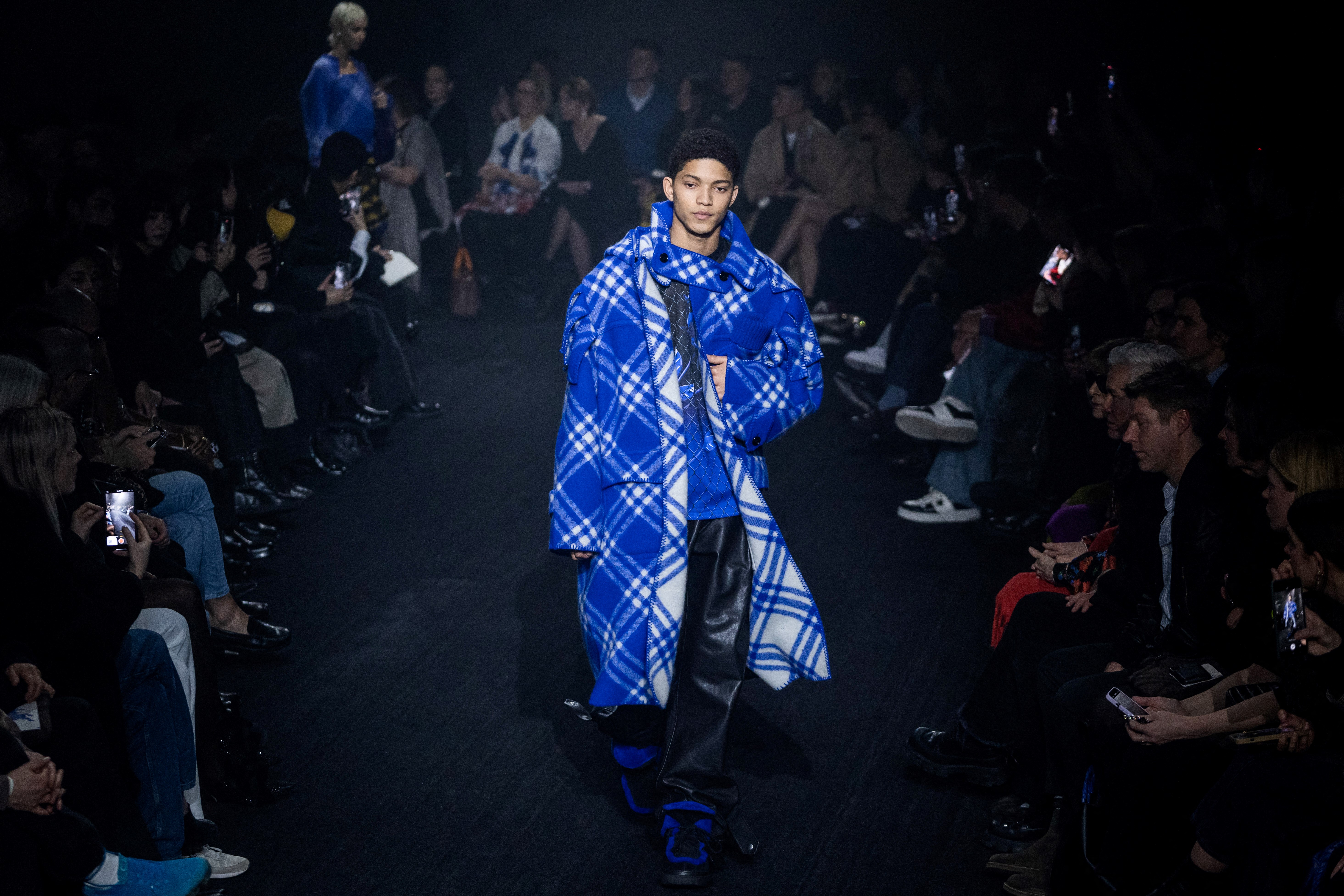Daniel Lee debutó con Burberry en la Semana de la Moda de Londres