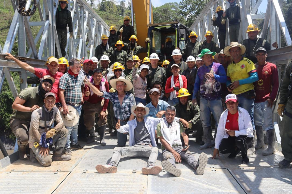 Inauguran puente en Bocas del Opón tras 30 años de aislamiento en Santander