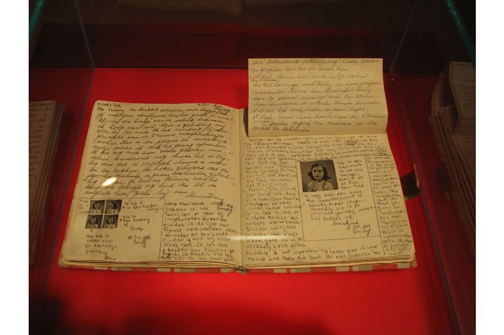 Murió Judith Jones, la editora que rescató el diario de Ana Frank