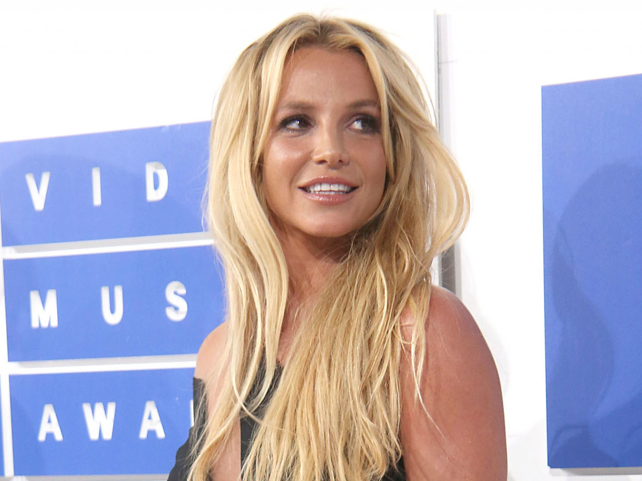 Tras rehabilitación, Britney Spears anuncia que quiere volver a ser madre