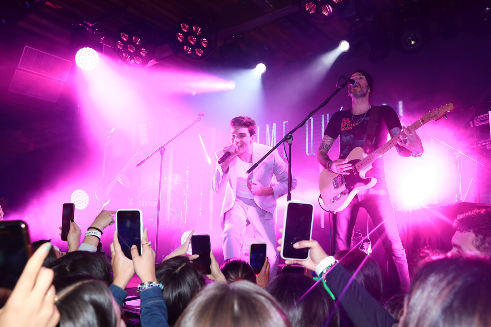 Alejandro Santamaría cautivó en su primer “sold out” en Bogotá