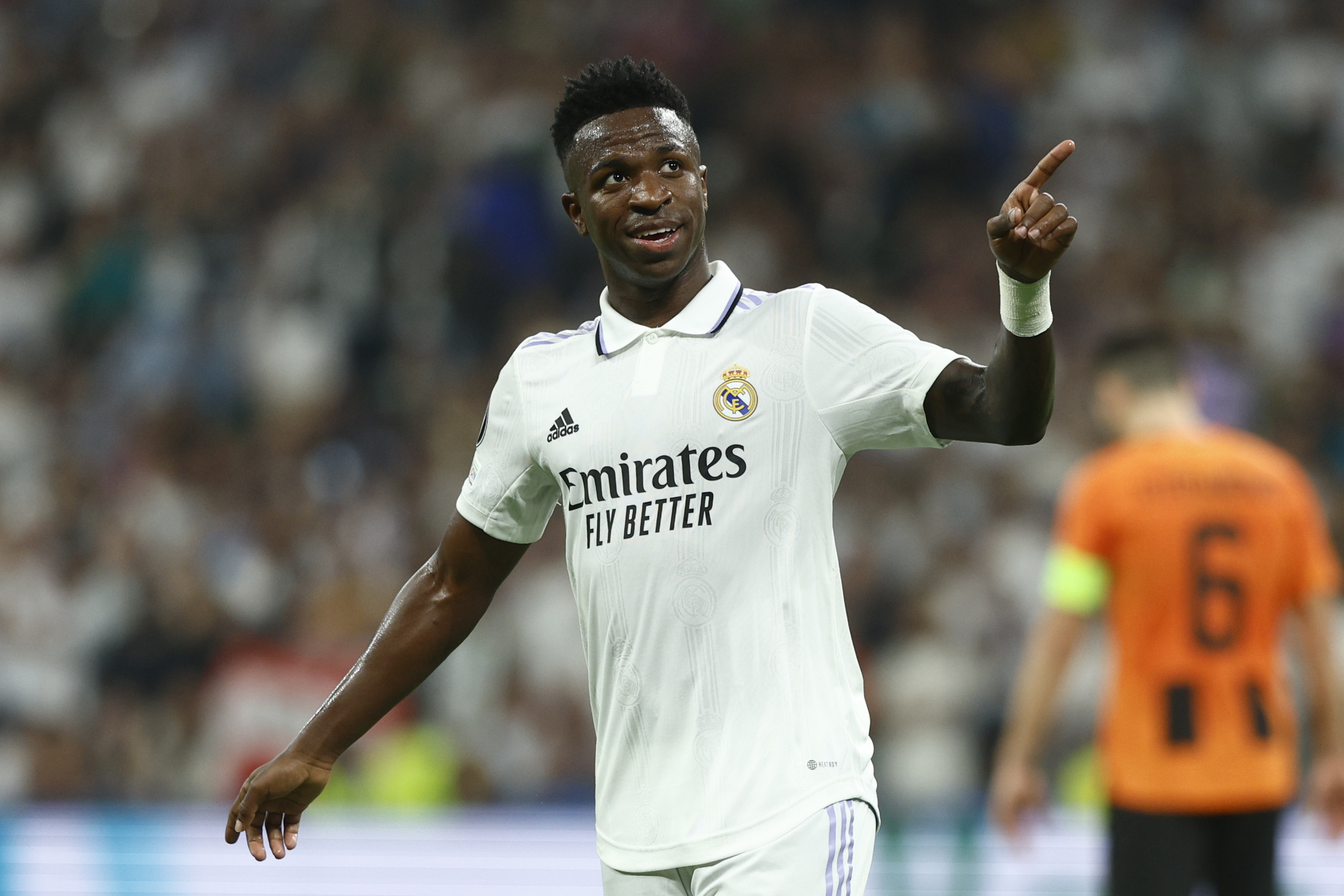 Rodrygo y Vinicius acercan al Real Madrid a octavos de Champions