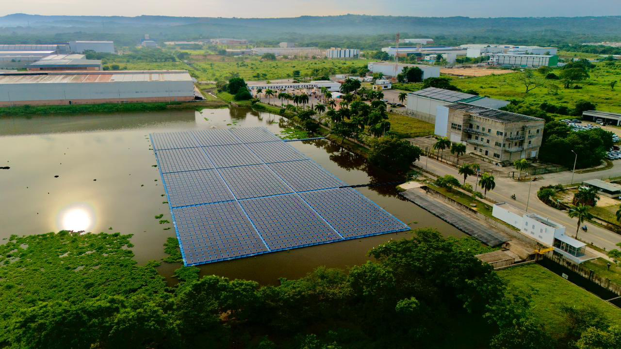 Parques solares sobre el agua: sin normas claras en Colombia y con dudas ambientales