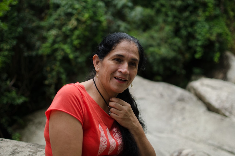 La maestra antioqueña que hurgó la tierra hasta encontrar a su hermano
