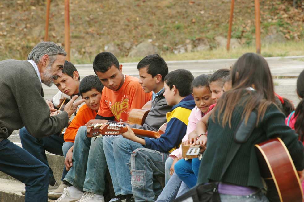 Pequeños juglares de vereda