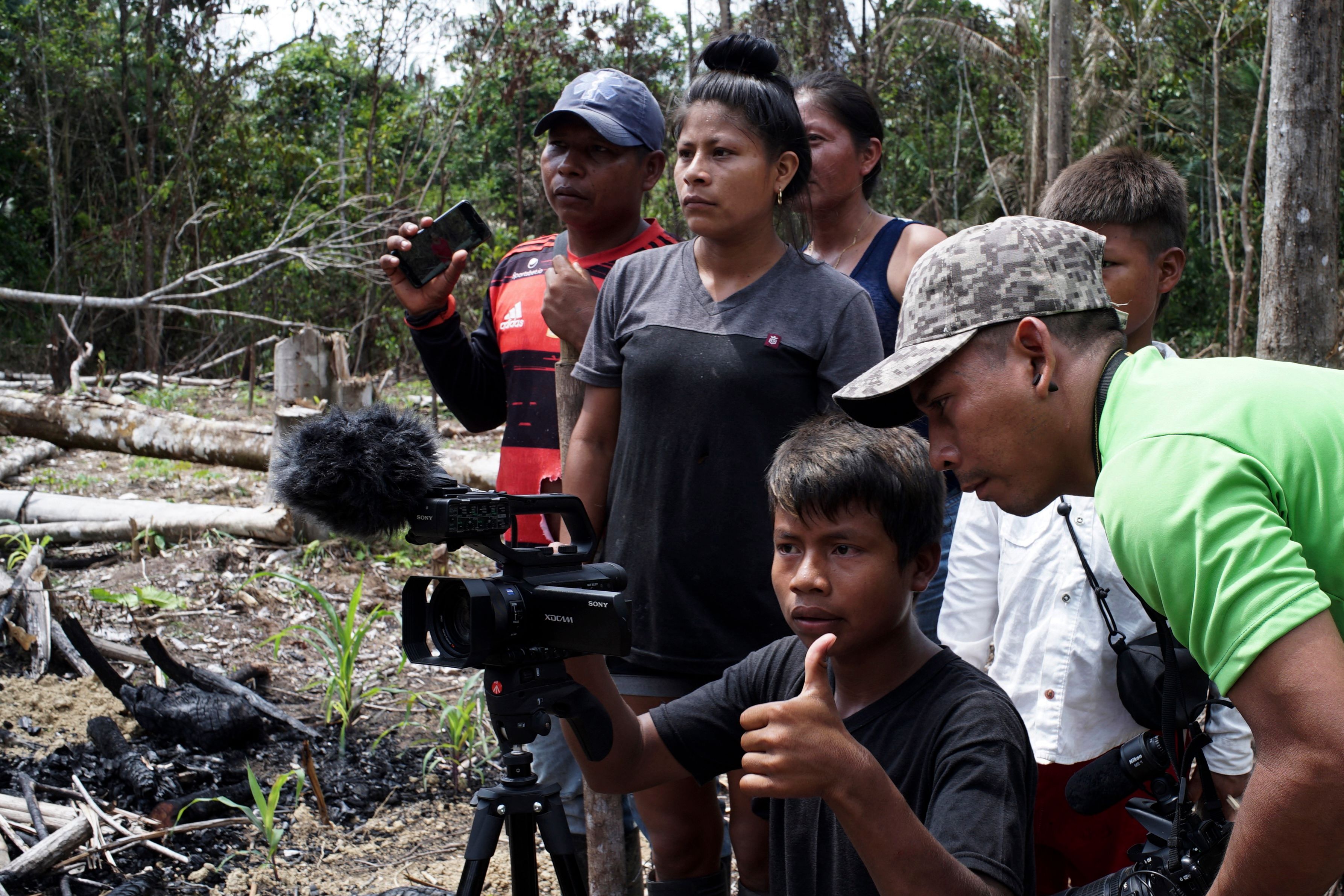 Indígenas Tikunas filman su propio cine en la selva amazónica