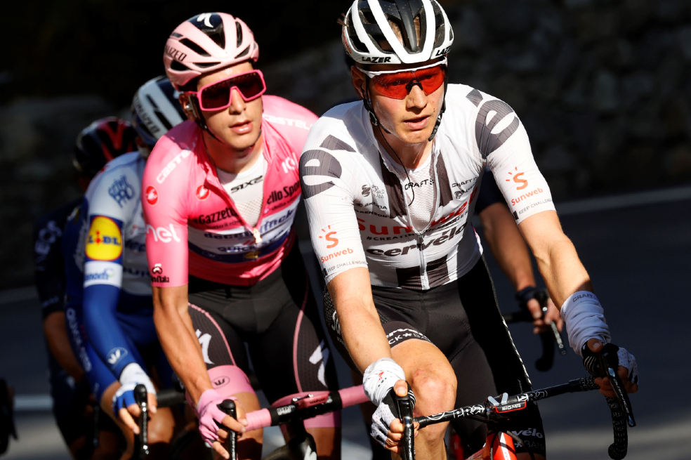 Jai Hindley ganó la etapa 18  y Wilco Kelderman es el nuevo líder del Giro de Italia 2020