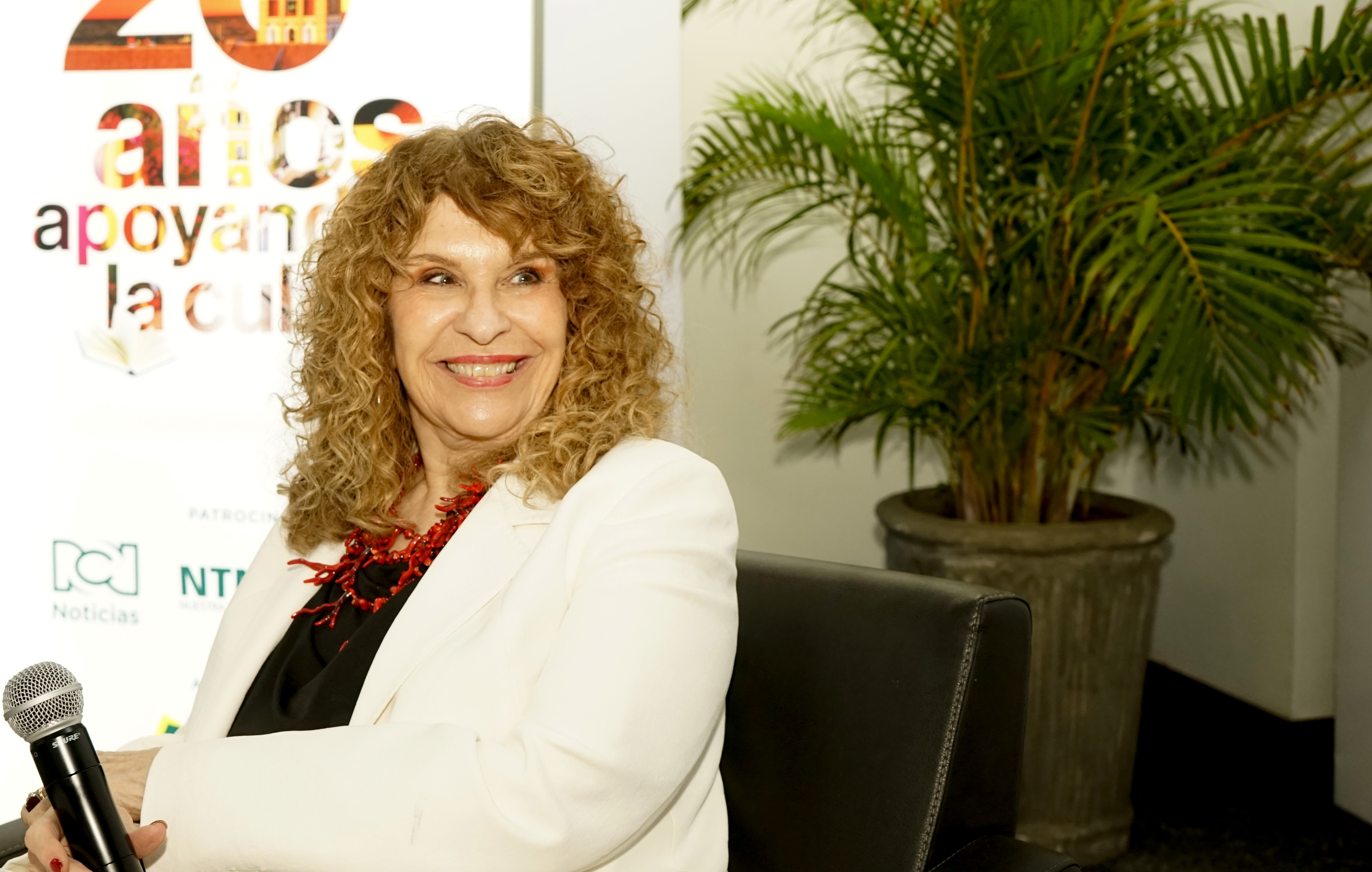 Gioconda Belli pide reflexionar sobre los errores de la izquierda en Latinoamérica