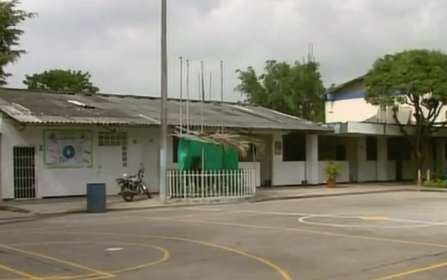 Estudiante fue atacado a bala a la entrada de un colegio en Cali