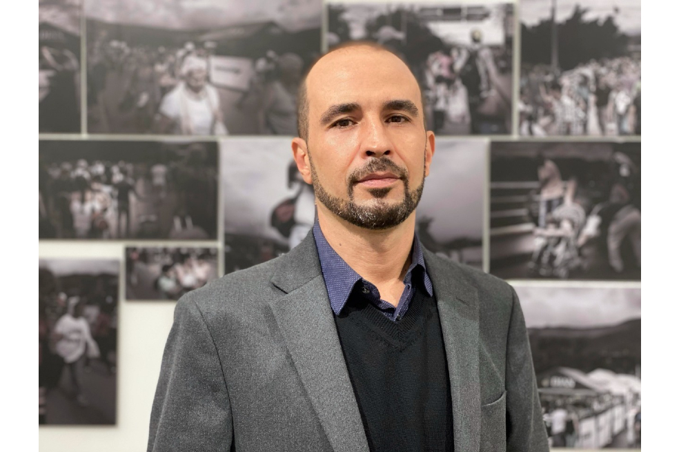 Alex Brahim, tejiendo puentes con arte y cultura