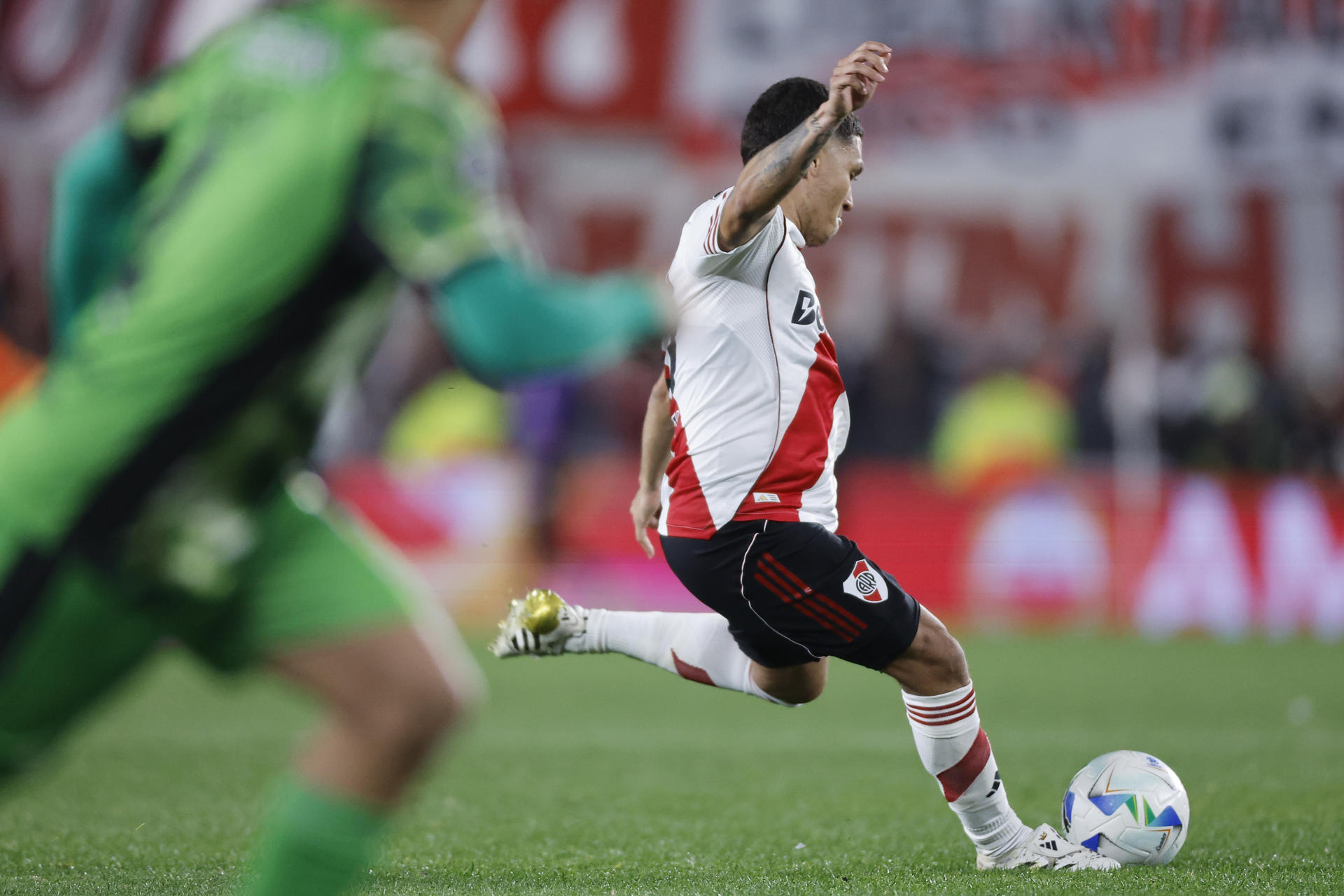 Golazo de tiro libre de Juan Fernando Quintero en la victoria de River Plate: video