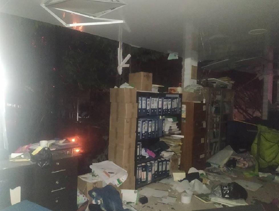 Este nuevo ataque se da tres días después de que el presidente Duque y el ministro Molano se pronunciaran frente a las polémicas imágenes de miembros armados del Eln caminando por las calles del caserío La Esmeralda, en Arauquita (Arauca). Según aseguró en esa ocasión Molano, la Fuerza Pública tenía control de la zona y los guerrilleros “salieron solo para la foto”.