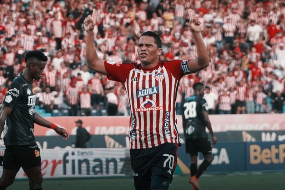 Carlos Bacca anotó el gol que volvió a meter al Junior en el partido.