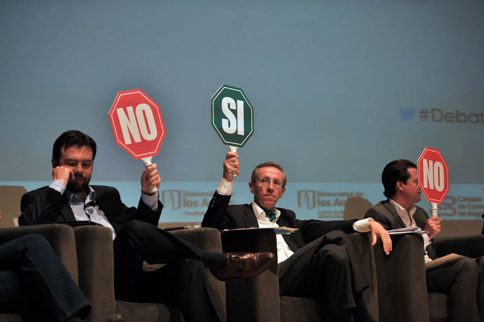 Fijando posturas políticas