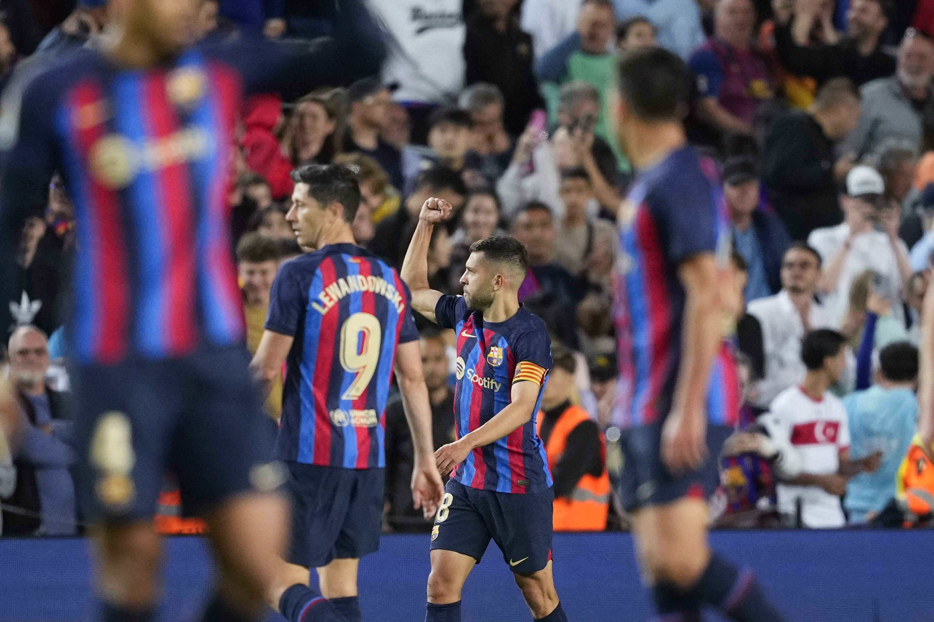 Barcelona busca ser campeón de LaLiga en el derbi contra Espanyol