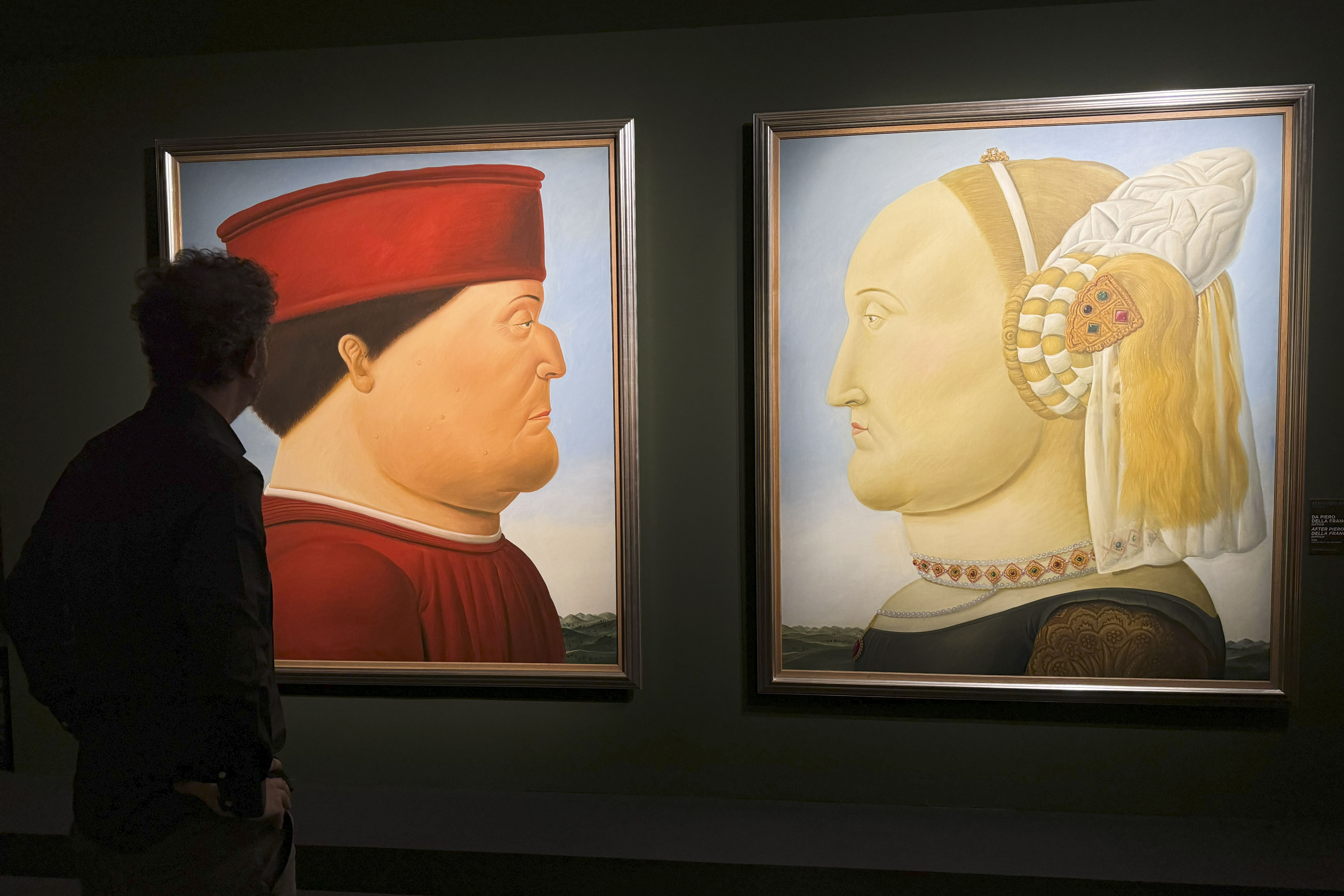 ROMA, 16/09/2024.- El universo único del artista colombiano Fernando Botero ha llegado al centro de Roma con la mayor exposición sobre su obra organizada en Italia, su segunda patria, todo un homenaje a un año de su muerte con lienzos famosos, también inéditos y otros que entrañan en su pintura historias personales del maestro.EFE/ Gonzalo Sánchez