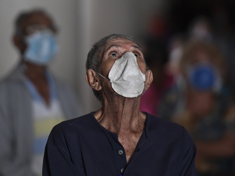 Solos y olvidados: migrar después de los 60 años