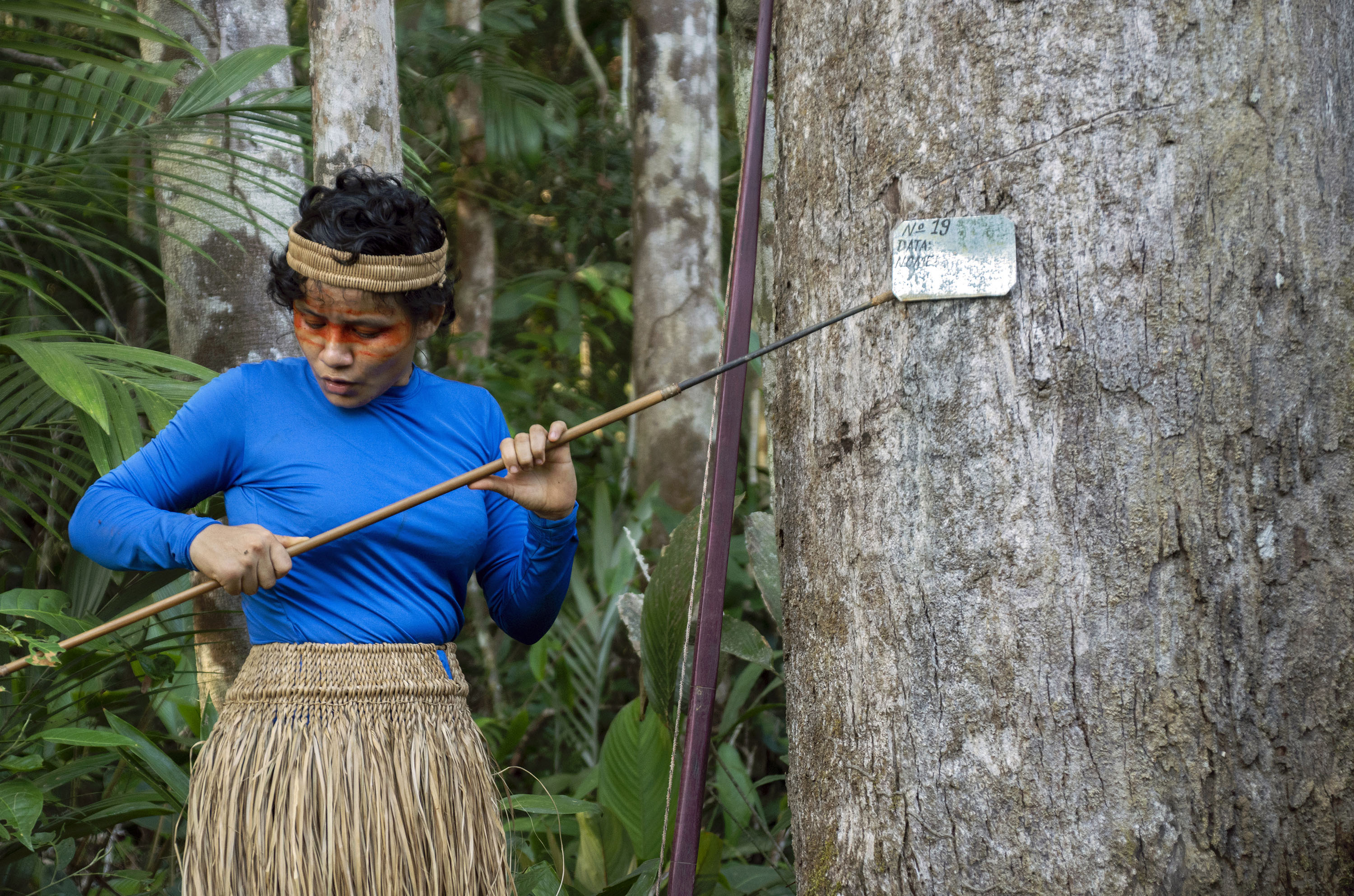 Indígenas Mura, en Brasil  y su lucha por proteger la Amazonia su territorio.