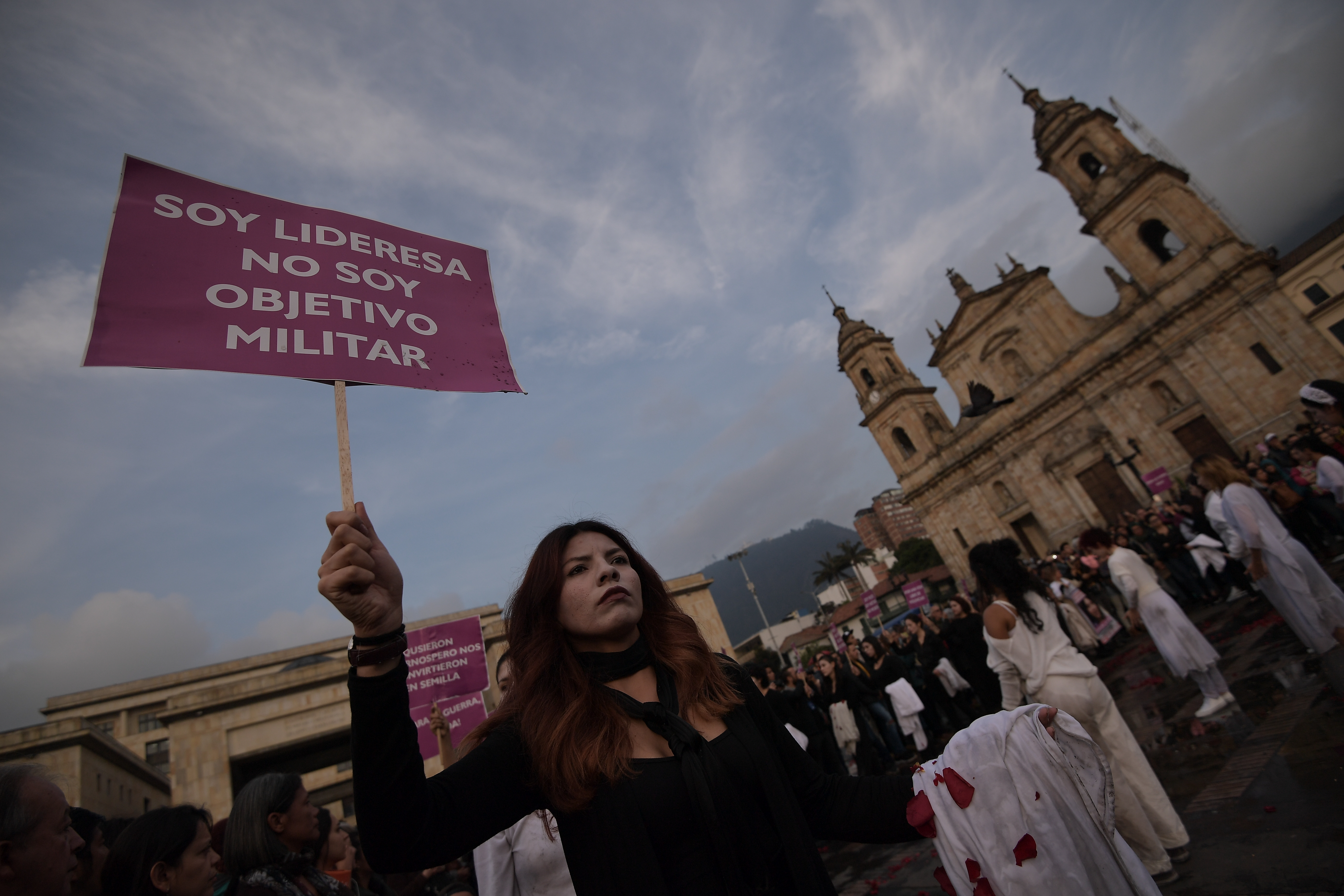Plantón por los  líderes Sociales Asesinados, desaparecidos y en apoyo a las mujeres.