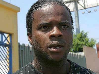 Multan a futbolista colombiano por firmar planillas salariales falsas en Perú