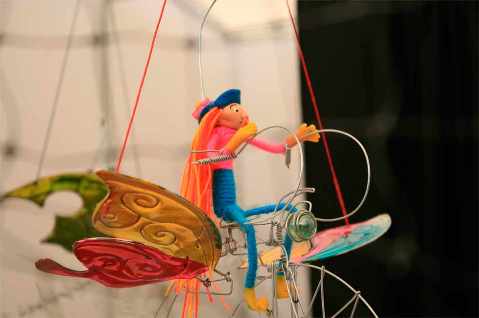Curiosas figuras con material reciclable