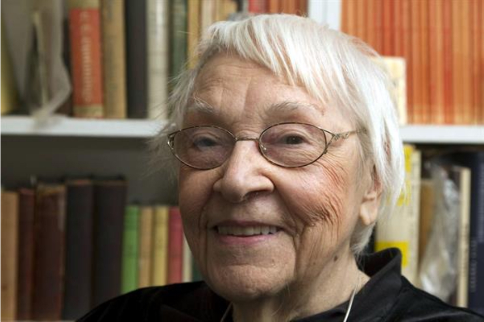 Muere Carmen Herrera, artista cubana que vendió su primer cuadro a los 90 años