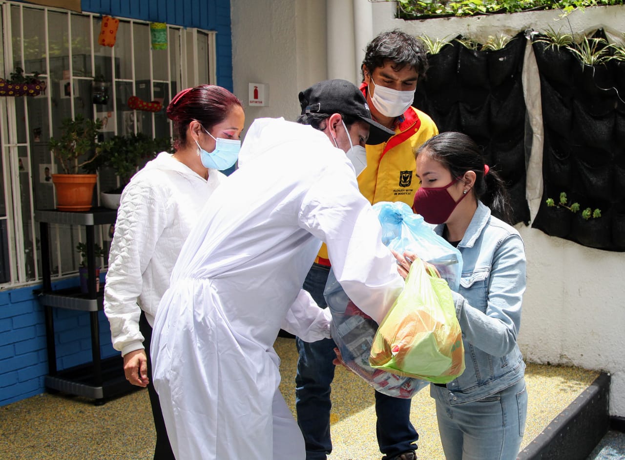 Distrito adelanta entrega de ayudas a población vulnerable de Bogotá