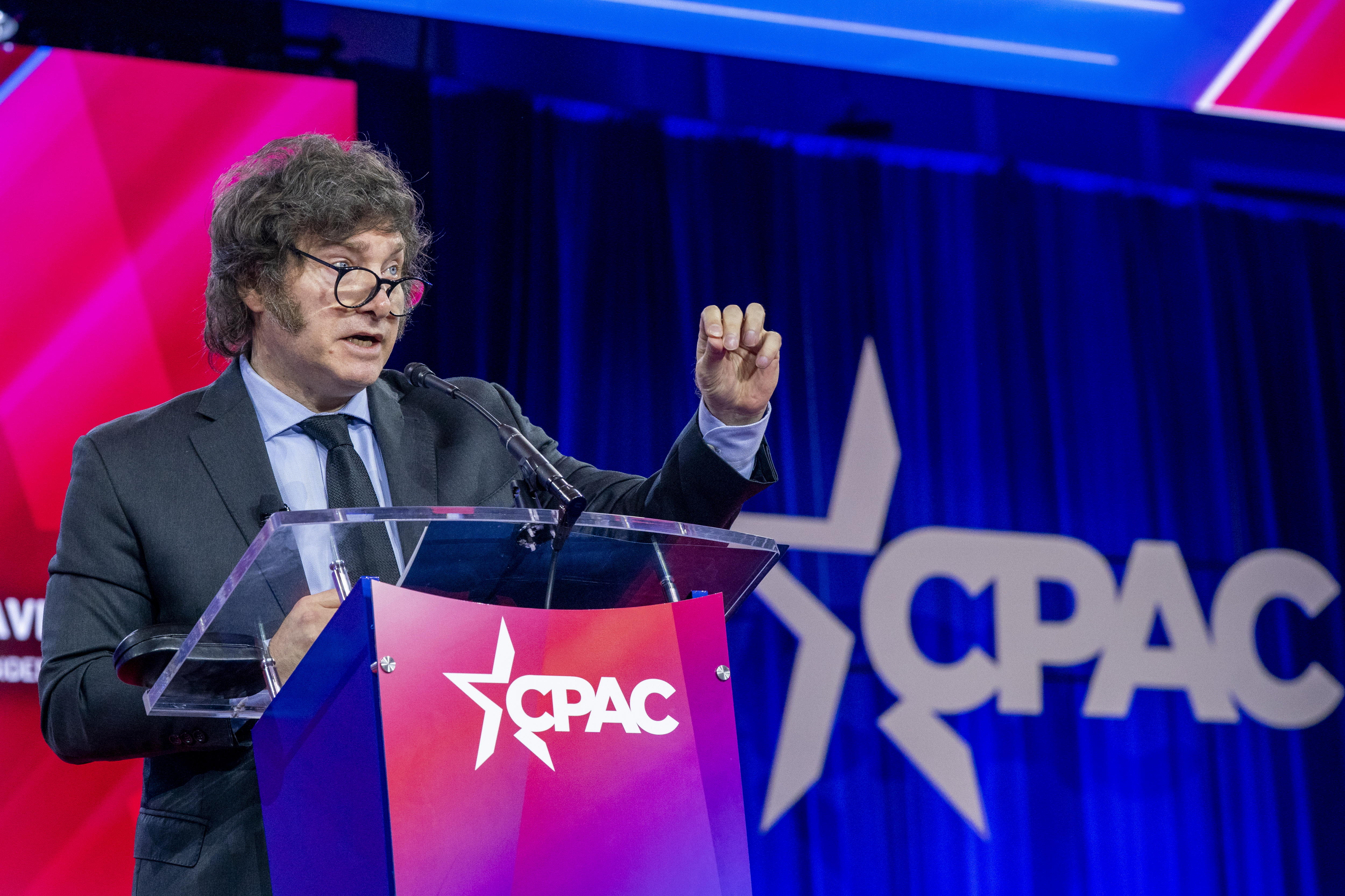 National Harbor (United States), 24/02/2024.- President of Argentina Javier Milei delivers remarks during the Conservative Political Action Conference (CPAC) 2024 at National Harbor, Maryland, USA, 24 February 2024. The Conservative Political Action Conference is an annual political conference attended by conservative activists and elected officials from across the United States and beyond. (Estados Unidos) EFE/EPA/SHAWN THEW